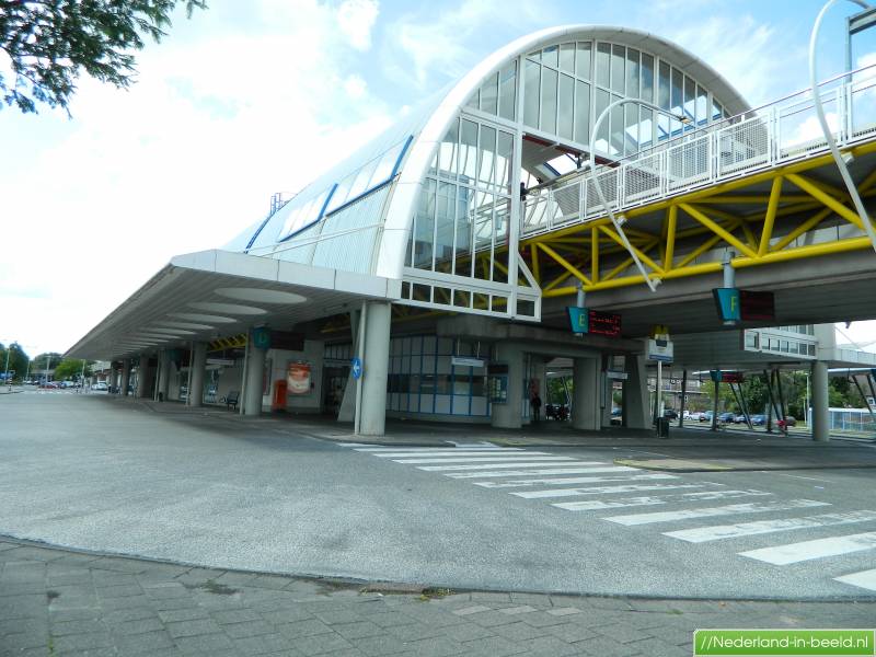 Spijkenisse > Ruwaard van Puttenweg luchtfoto’s”></p>
<p>Spijkenisse > Ruwaard van Puttenweg luchtfoto’s / foto’s Nederlandinbeeld.nl</p>
<p></center></br></p>
<p><center><img decoding=